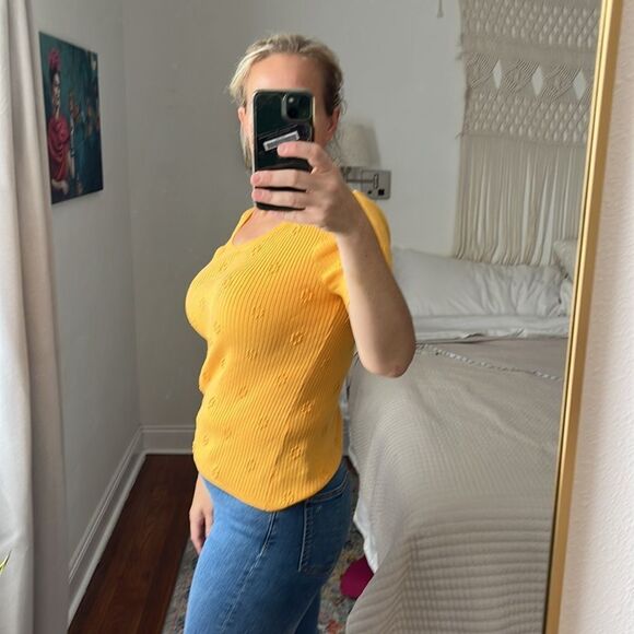 Tahari Women’s Yellow‎ Rib Knit Blouse Size Small - Picture 3 of 7